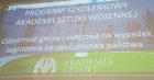 zdjęcie tematu szkoleniowego wyświetlanego na slajdzie