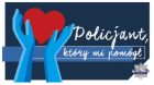 niebieskie ręce trzymające serce i napis: "Policjant, który mi pomógł"