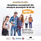 grupa młodych uśmiechniętych osób